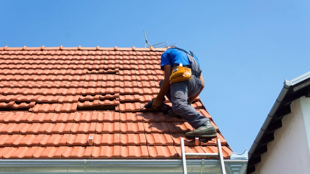 Roof Repair and Gutter Installation Services in Crestwood KY